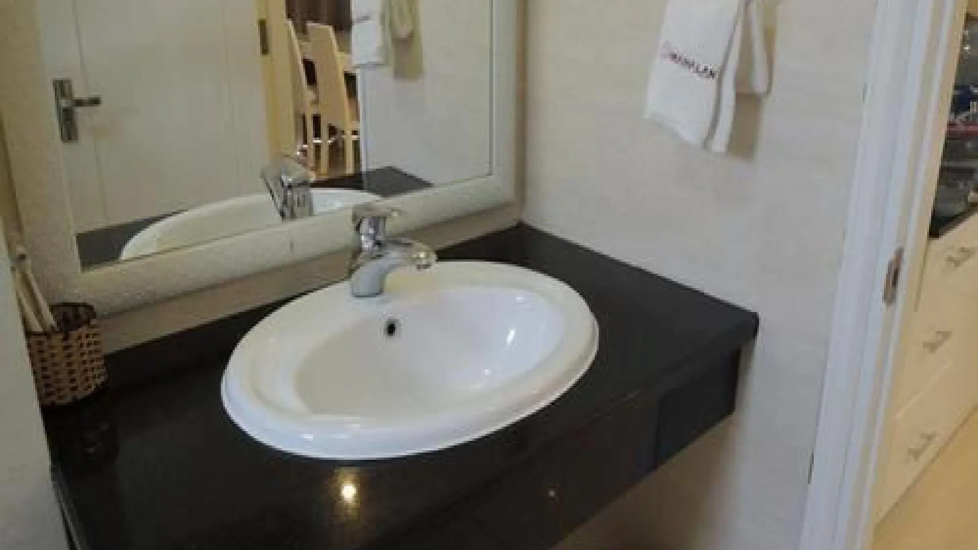 Queen Central Apartment Hotel Ho Chi Minh City 0*,